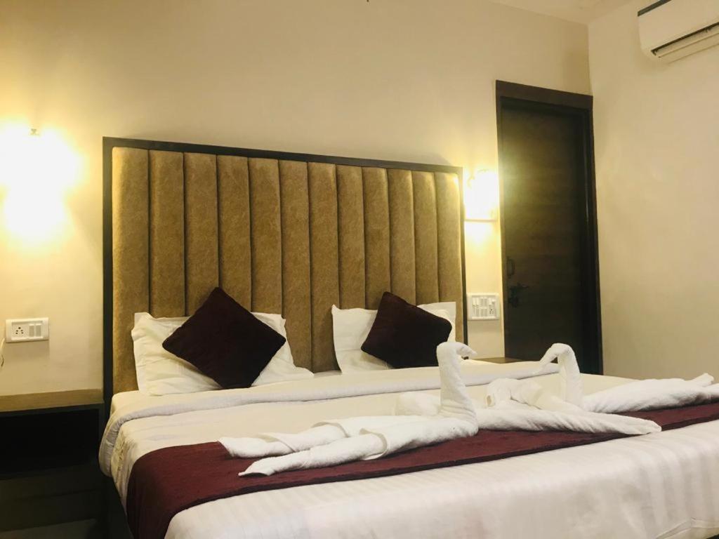 The Divine Oak Hotel Katra  Exterior photo