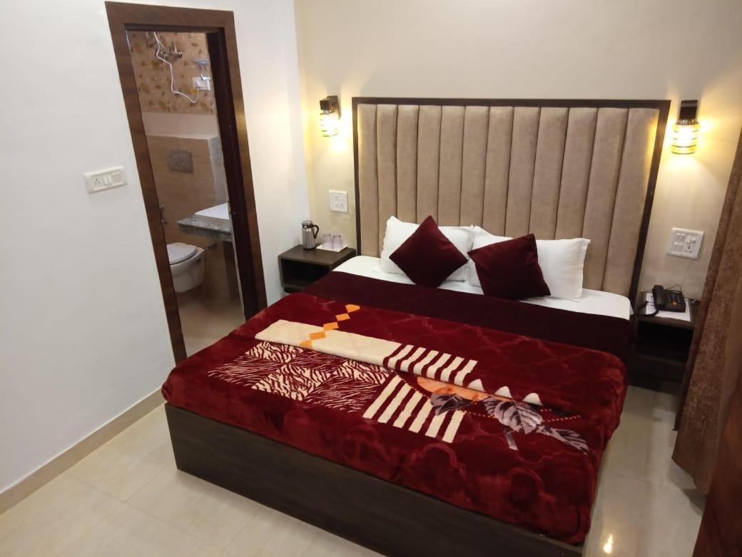 The Divine Oak Hotel Katra  Exterior photo